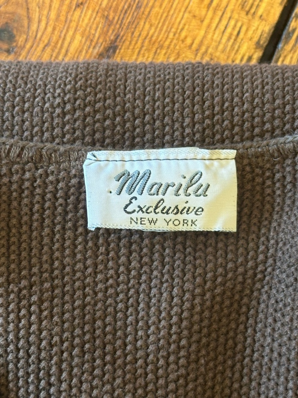 Vintage Marilu 90s Brown Cotton V-Neck Textured Knit Sweater–Oversized One Size - Picture 5 of 6